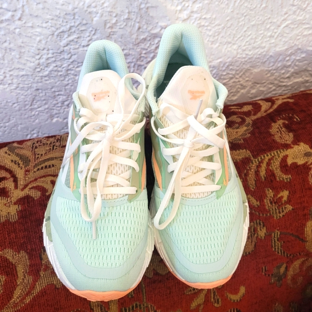 Reebok Floatzig Sneaker - image 3